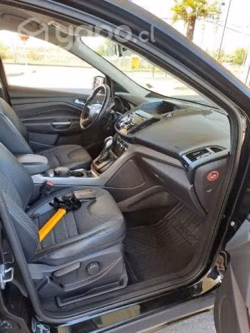 Se vende Ford Escape 2015