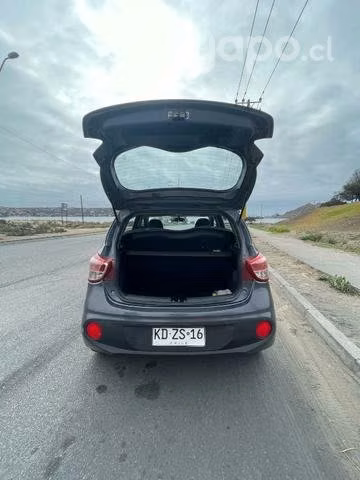 HYUNDAI I-10, año 2018