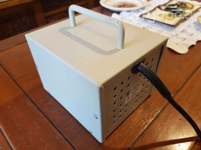 Excelente transformador 220 / 110 Volts, 1.000 VA - Imagen 2