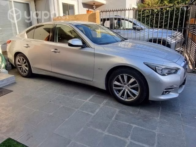 Vendo auto infiniti