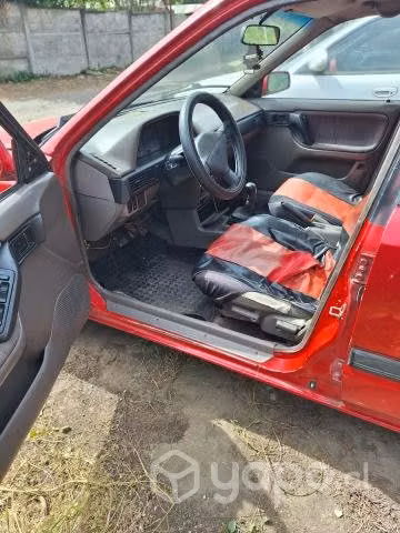 Se vende mazda 323 año 92