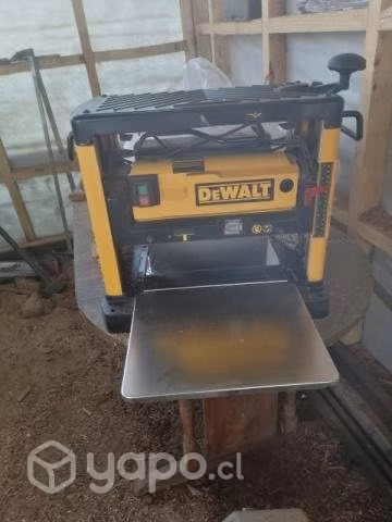 Cepilladora DeWalt 1800w
