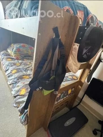Litera con closet multifuncional
