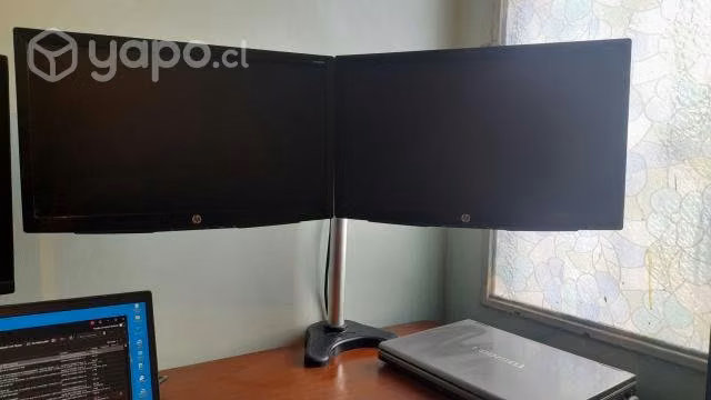 Soporte para dos monitores de hasta 19 pulgadas