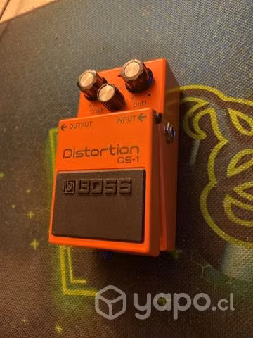 Pedal de efecto distorsión DS-1