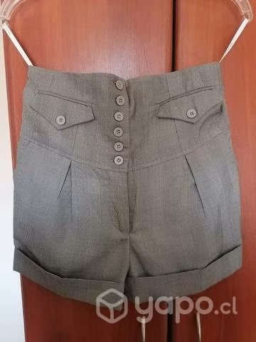 Short de tela marca Vero moda