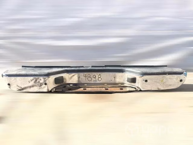 Parachoque trasero nissan terrano 2008-2019