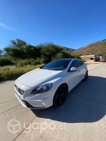 Volvo v40 R desing por viaje a toda prueba