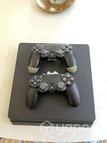 PS4 Slim Como Nueva (Precio Negociable) - Imagen 2