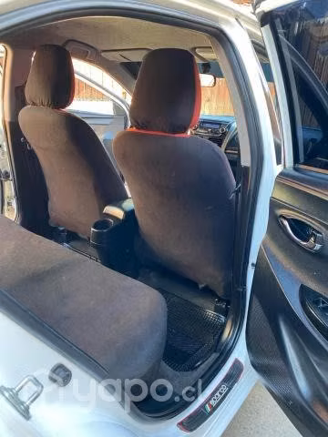 Toyota yaris 2015