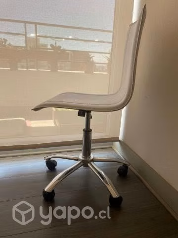 Silla blanca de escritorio - Imagen 2