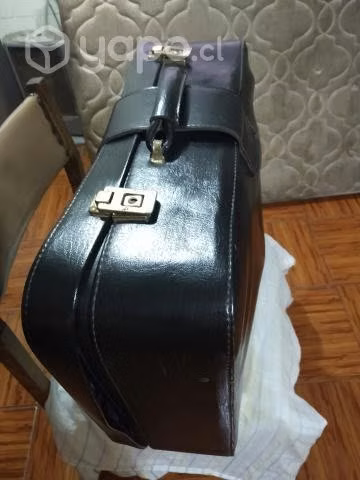 Maleta de cuero antigua