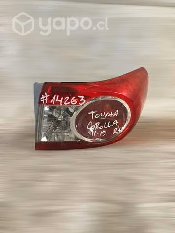 Foco trasero rh Toyota corolla 2011-2015