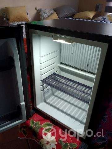 Minibar / Frigobar marca Omnitec - Imagen 2