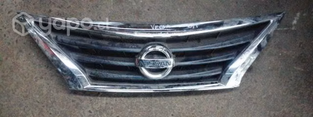 Mascara nissan versa 2017 original