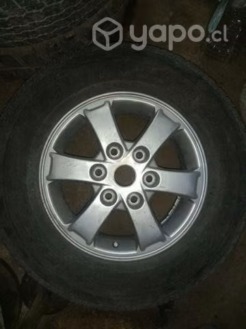 04 llantas 16 , 6 pernos Mitsubishi solo llantas