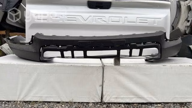 Chevrolet colorado parachoque delantero (22-23)