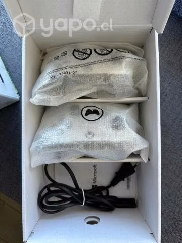 Xbox One S / 1 TB + 2 controles Orignales
