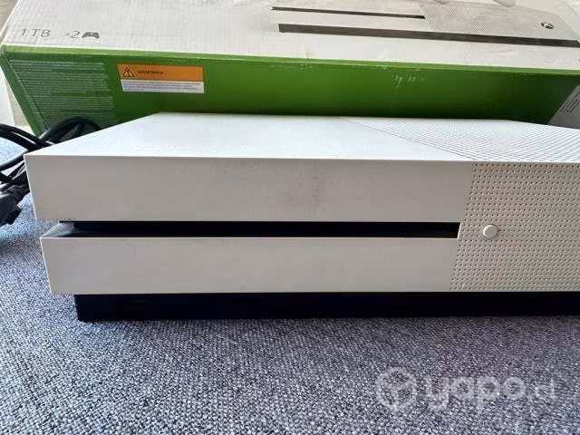 Xbox One S / 1 TB + 2 controles Orignales
