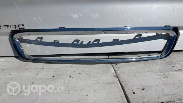 Chevrolet colorado bisel mascara (18-21)