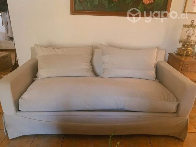 Sofá beige de pluma como nuevo