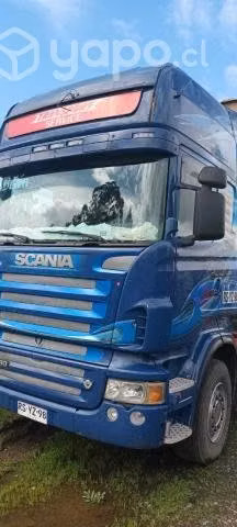 SCANIA R560 con grúa pluma
