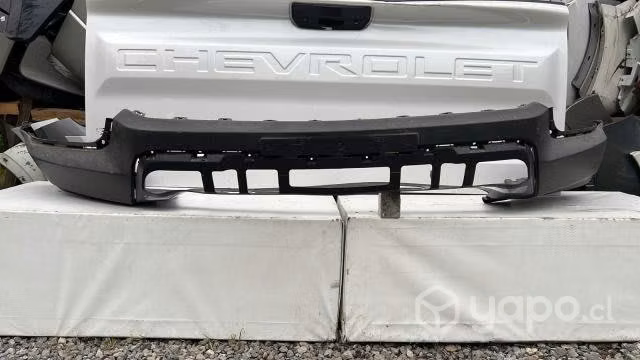 Chevrolet colorado parachoque delantero (22-23)
