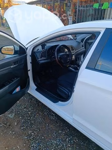 Se vende auto Hyundai Elantra - Imagen 3