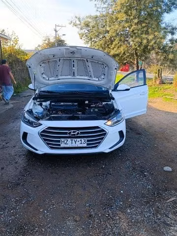 Se vende auto Hyundai Elantra - Imagen 7