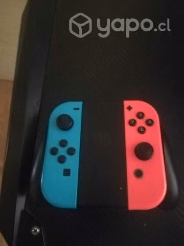 Nintendo Switch con 2 controles y Mario Deluxe