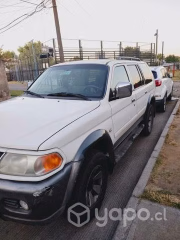 Mitsubishi Montero sport año 2011