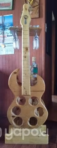 Bar rustico en forma.de guitarra