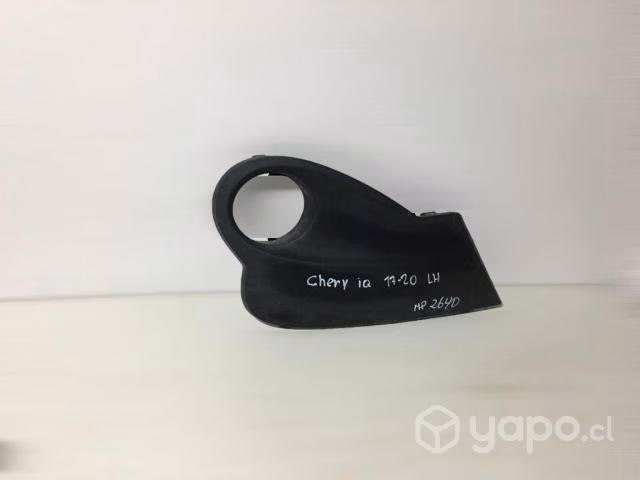 Tapa de neblinero lh chery iq 2017-2020