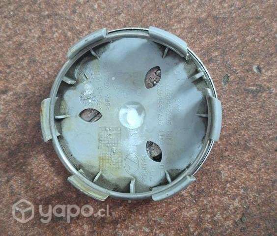 Tapa centro llanta Peugeot 208 año 2012 - Imagen 2
