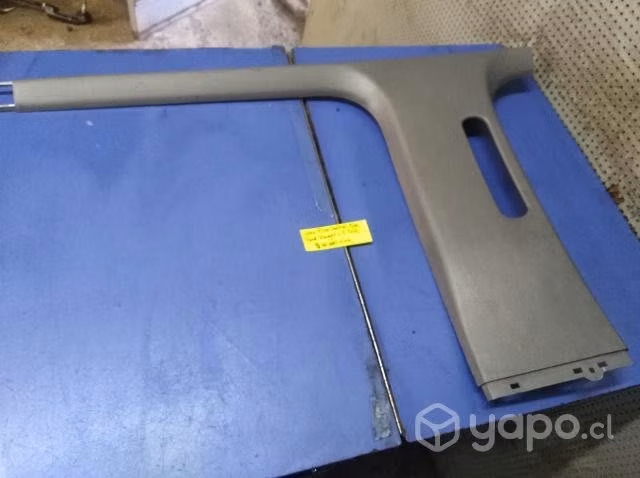 Tapiz cubre pilar central sup izq Ranger 2.5 Tail