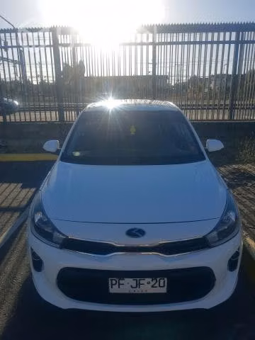 Kia río 5 HB año 2021