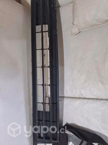 Rejilla central parachoque cami v w.saveiro 2015