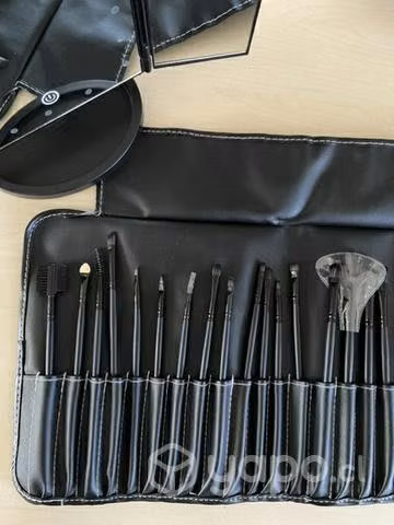 Espejo con luz + 24 brochas con bolso incluido - Imagen 2