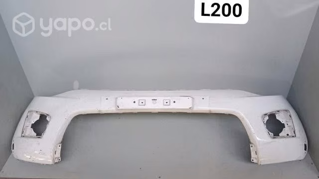 Parachoque Mitsubishi l200 dmg repuestos 46.89
