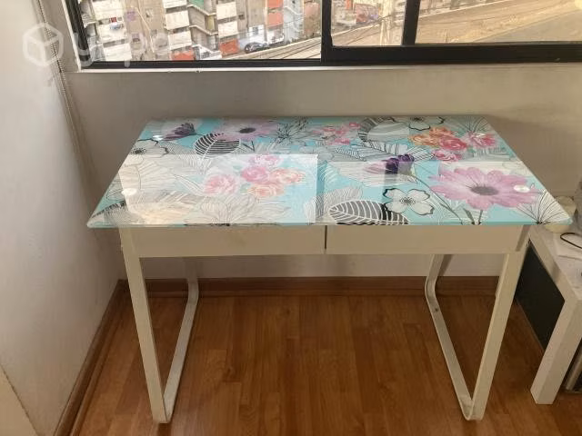 Escritorio más silla nuevo
