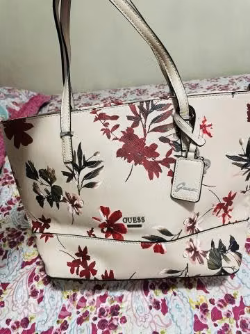 Cartera Guess