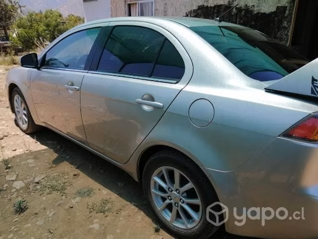 Se vende Mitsubishi Lancer