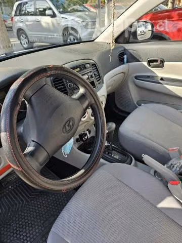 Hyundai accent full - Imagen 2