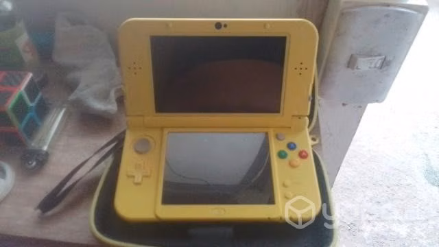 Nintendo 3ds xl picachu yellow edición