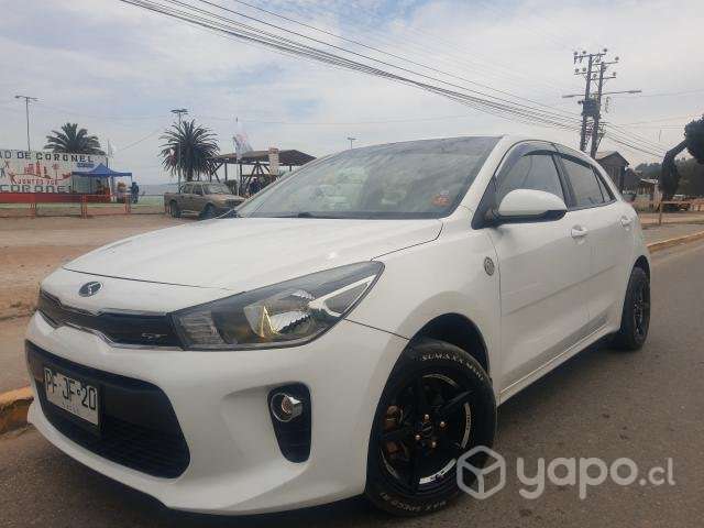 Vendo o permuto Kia rio hb 1.4