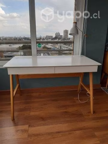 Escritorio amplio con 2 cajoneras