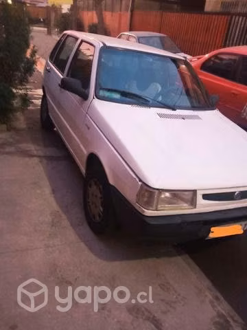 Se vende fiat uno año 2003 al dia