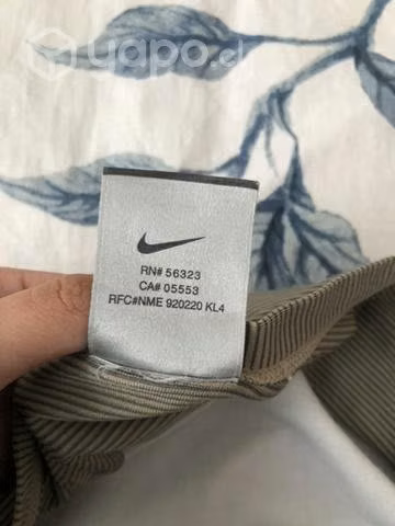 Polera nike talla m pero es mas como un s - Imagen 2