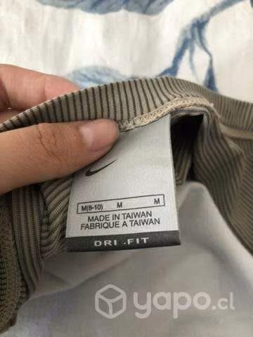 Polera nike talla m pero es mas como un s - Imagen 3