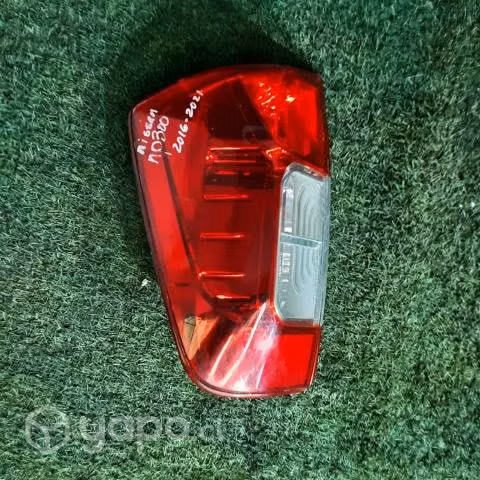 Foco izquierdo nissan np